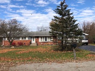 2810 E Pine Dr, Crete, IL 60417