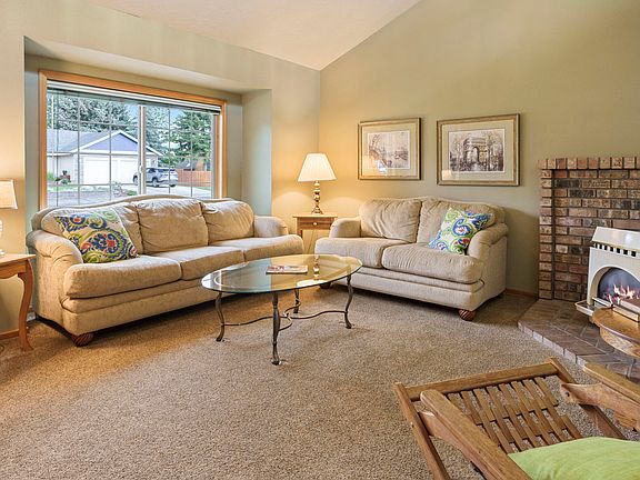 5th image of 1206 NE Paula Dr