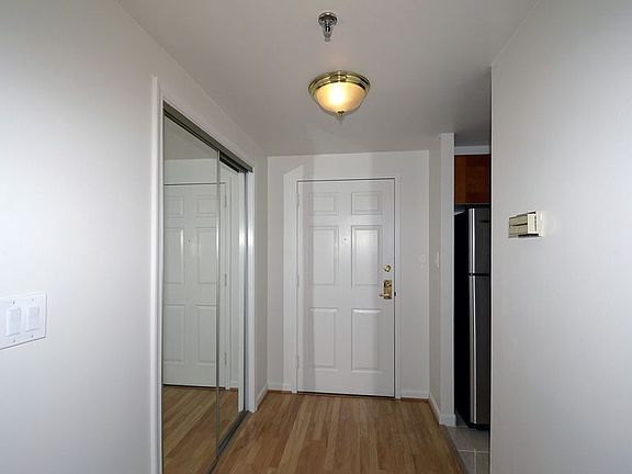 2nd image of 24 Courthouse Sq APT 204