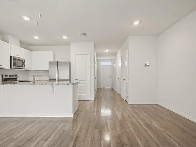 1311 Tallowwood Ln — Photo 10