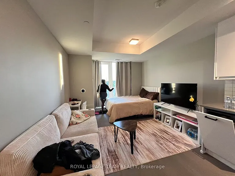 360 Deschatelets Ave #303 — Photo 14