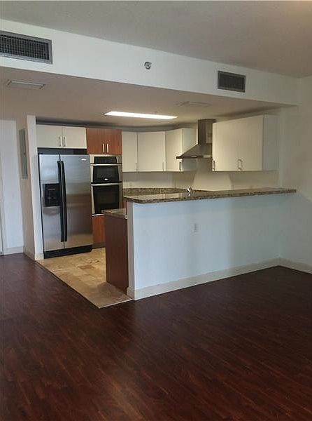 2nd image of 170 SE 14th St APT 1206