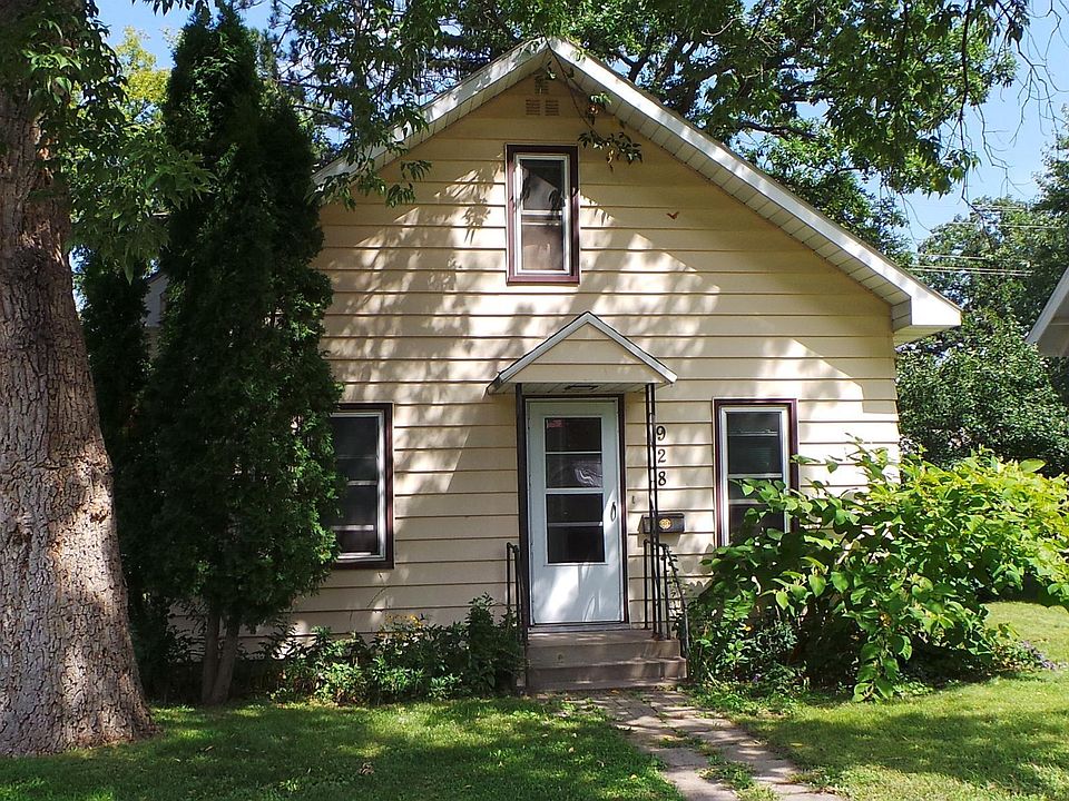 1st image of 928 8th Ave N