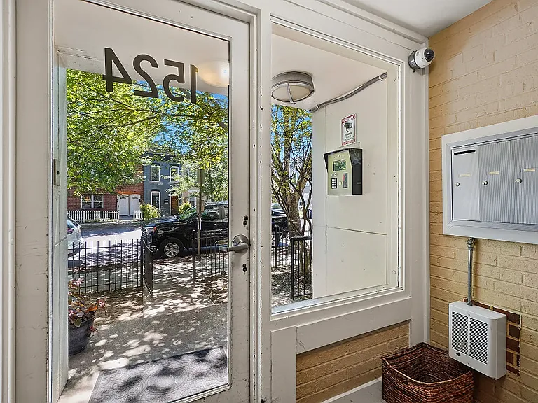 1524 Independence Ave SE #102 — Photo 13