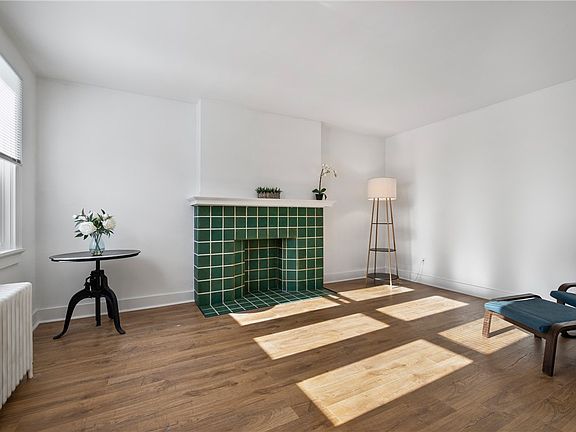 4th image of 2651 Pioneer Ave