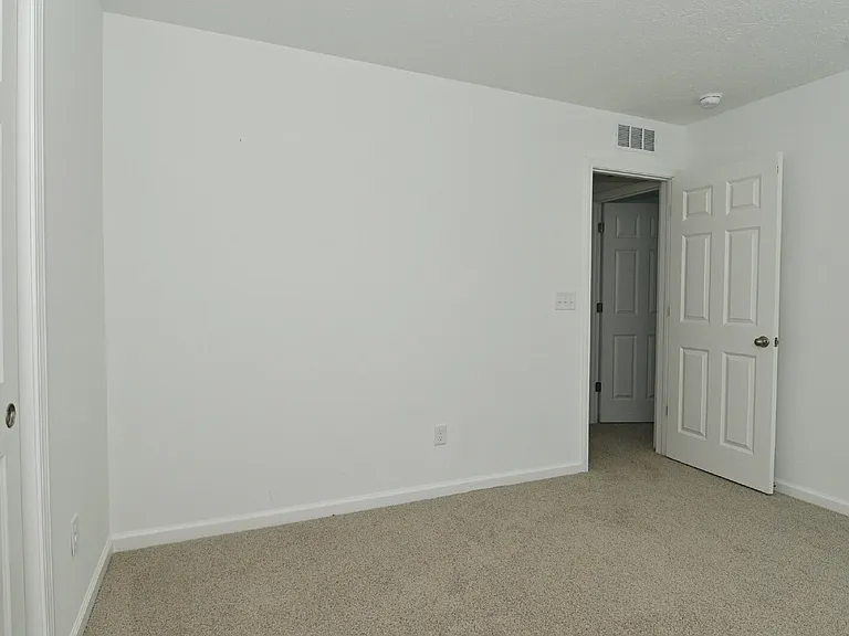 7348 Deerberg Dr — Photo 40