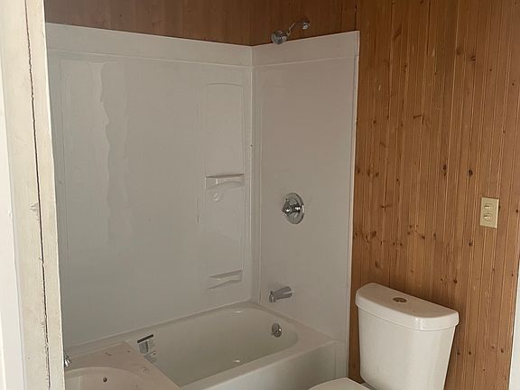 4th image of 321 S 11th St