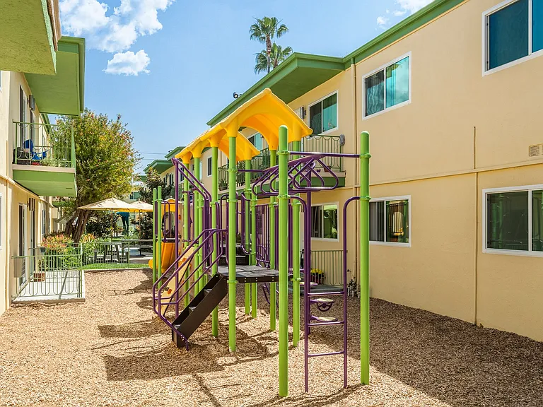 Villa Capri Apartments — Photo 7