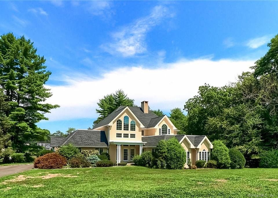 1st image of 6 Bolton Ln