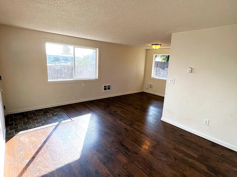 765 SE Russell St — Photo 6