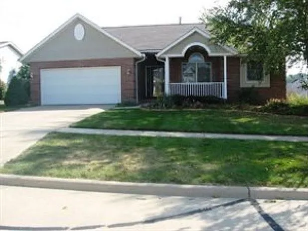 571 Danberry Dr photo 1