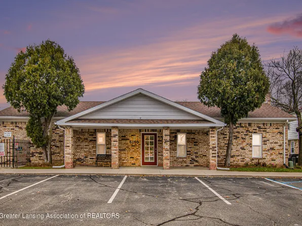 1752 Maisonette Dr, Lansing, MI 48911