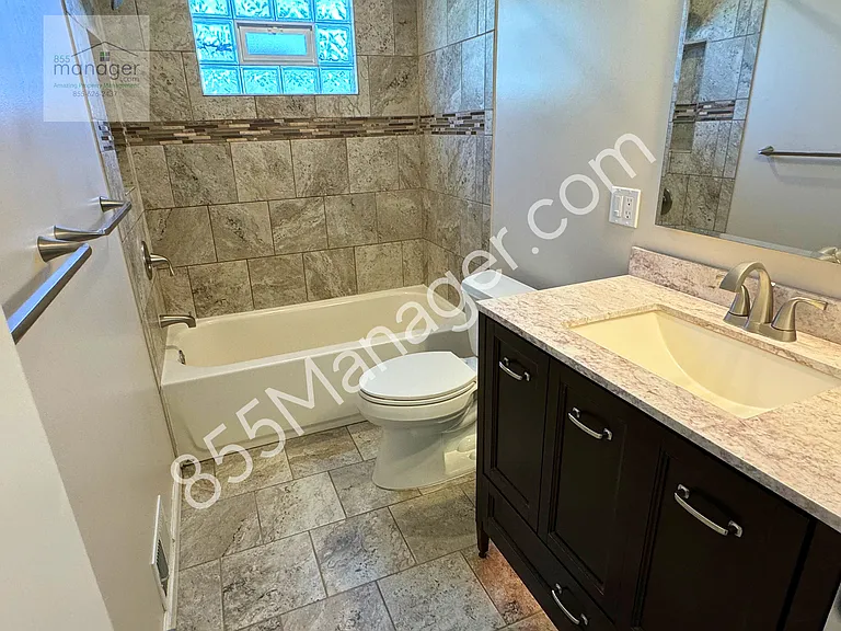 1040 Lalond Ave — Photo 10