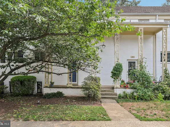 1622 Ripon Pl, Alexandria, VA 22302
