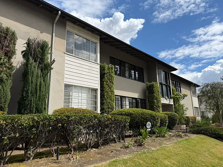235 E California Blvd — Photo 3