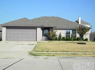 908 Cedar Ridge Ln, Burleson, TX 76028