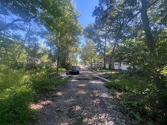 3rd image of 13926 Fairbanks St