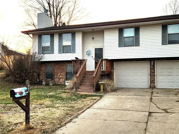 1421 Navaho Trl, Saint Charles, MO 63304