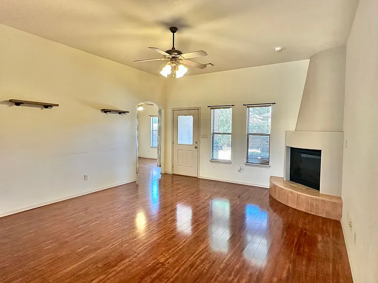 1104 San Miguel — Photo 16