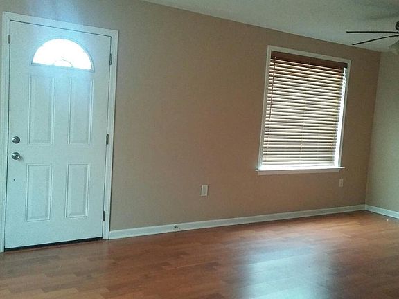 living room / dining