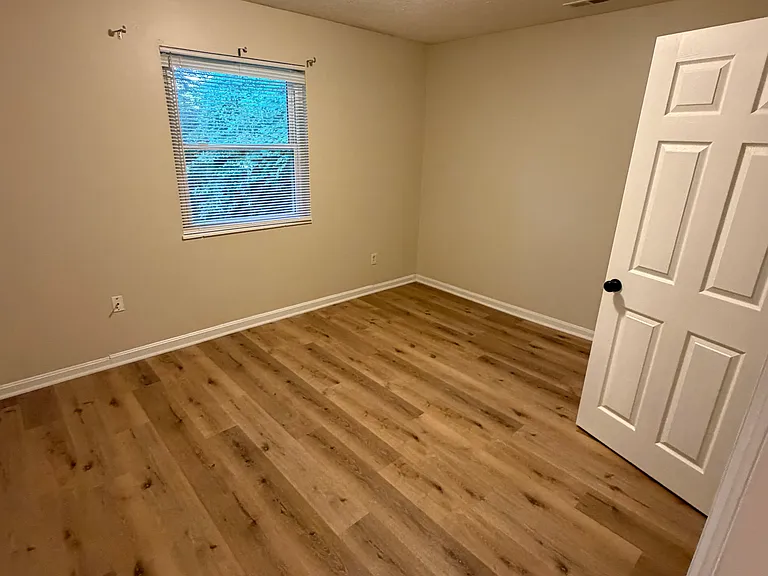6408 Riverdale Rd — Photo 10