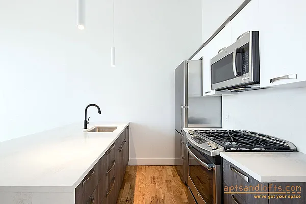 Rented by aptsandlofts.com | media 12
