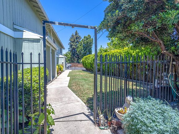 3rd image of 3353 Telegraph Ave