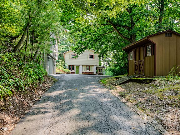 3rd image of 1930 Fairview Rd