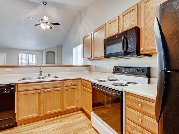 3rd image of 4882 N Cornish Ct