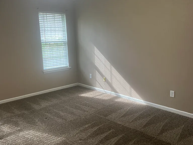 709 Cannock Loop — Photo 8