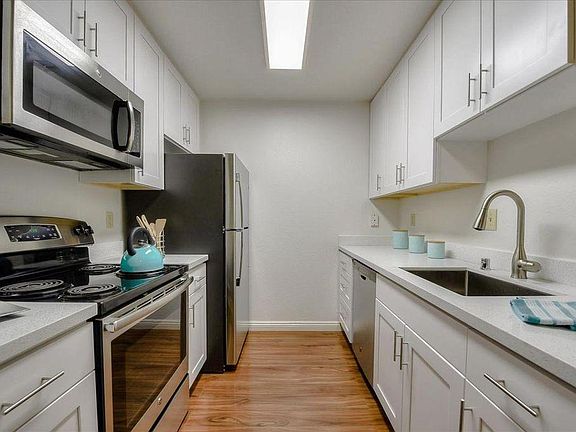 5th image of 1217 Yarwood Ct