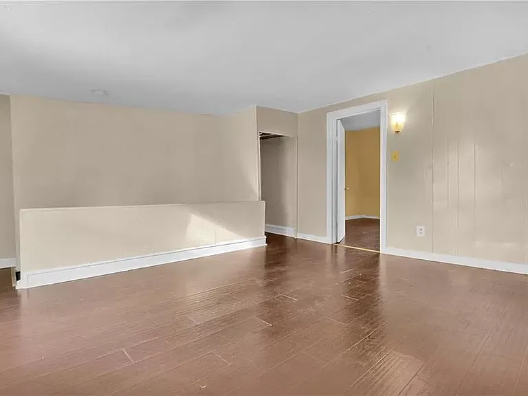 446 W Allen St — Photo 7