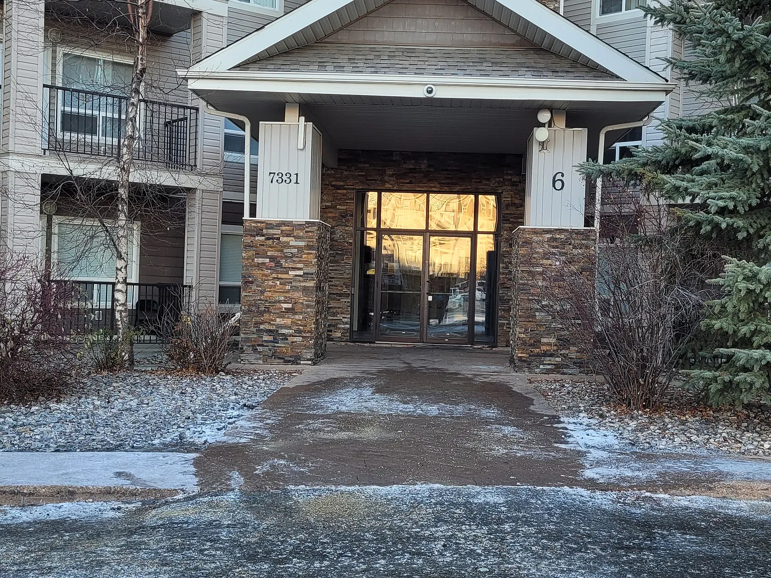 2 bed, 862 sqft, $1,700 — Photo 1