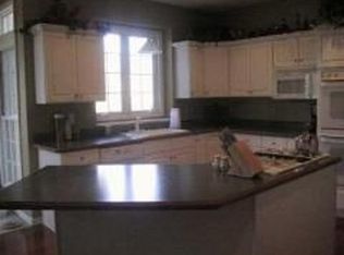 1362 E Greenfield Ct, Ann Arbor, MI 48108