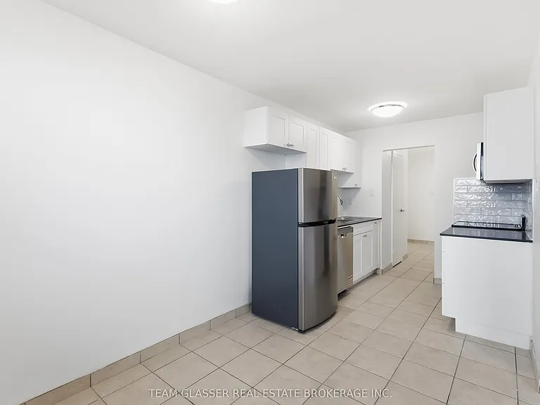 498 Queens Ave #802 — Photo 10