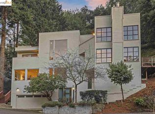 6898 Oakwood Dr, Oakland, CA 94611