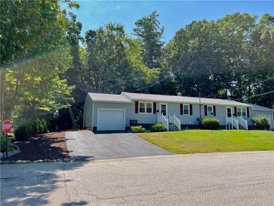 12 Lea Dr, North Kingstown, RI, 02852