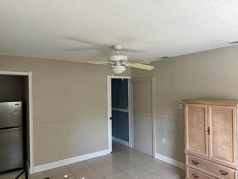 4351 Winchester Ln — Photo 3
