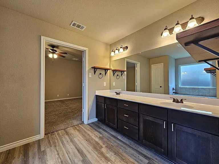 6811 Keechi Valley Dr — Photo 12
