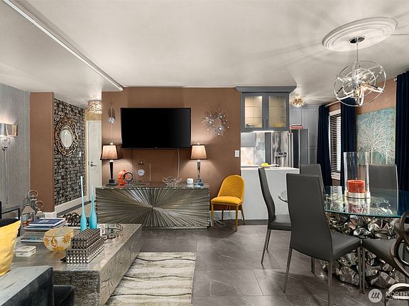 5th image of 1105 Spring Street #211