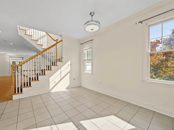 1 Intrepid Place image 18 of 38