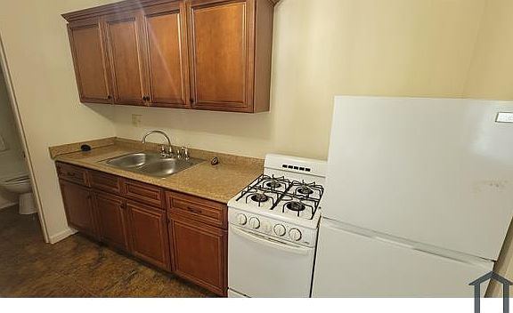 3rd image of 2369 Newton St #2369
