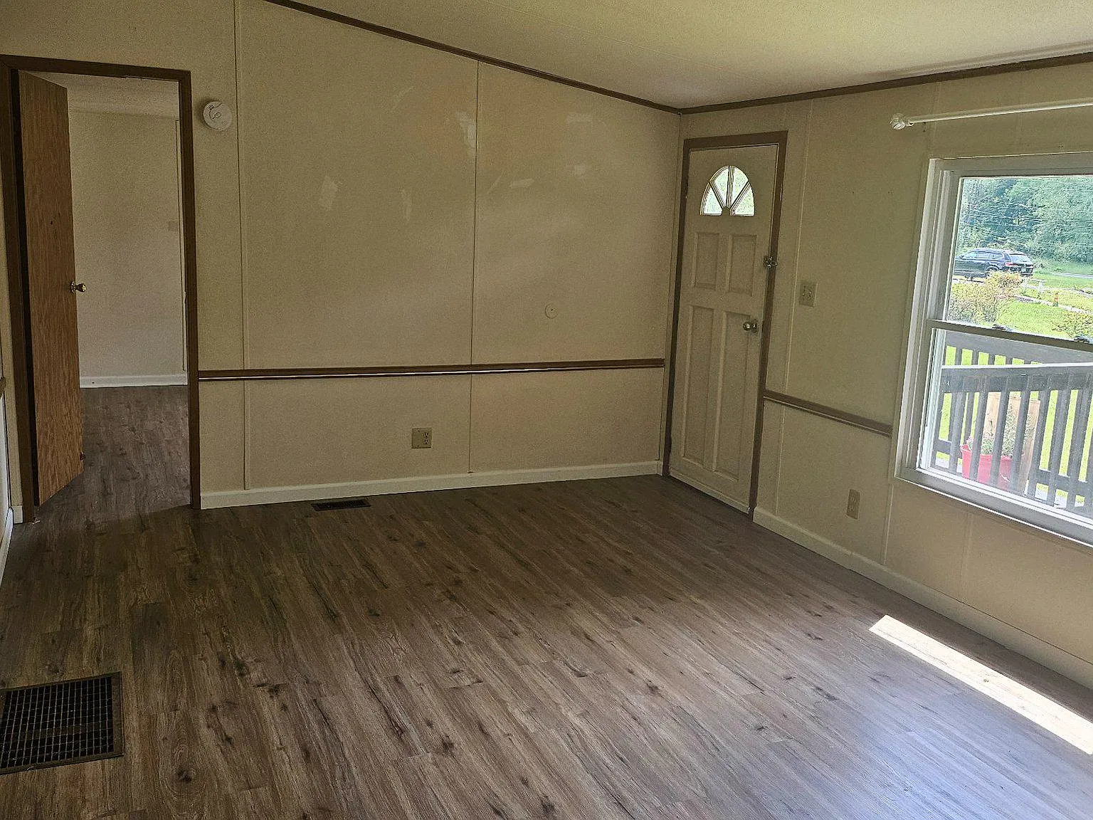 2 bed, 3.0 bath, 2492 sqft, $1,600 — Photo 3