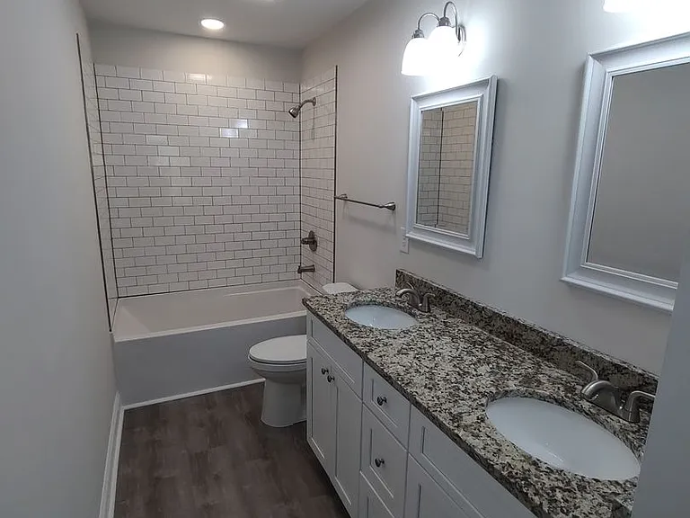 1046 Fairway Ln — Photo 9