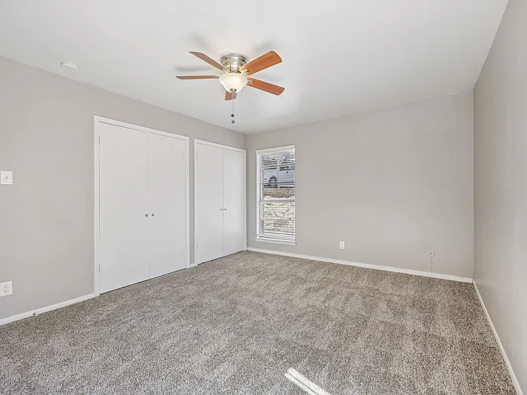 Premier Gardens Apartments — Photo 50