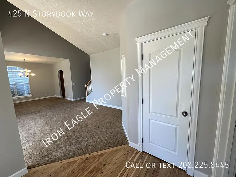 425 N Storybook Way — Photo 10