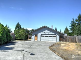 400 Volesky Dr SE, Rainier, WA 98576