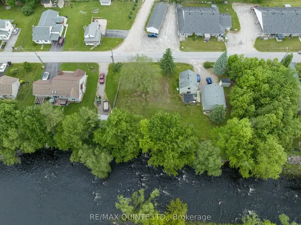 210 Alexander St, Tweed, ON K0K 3J0