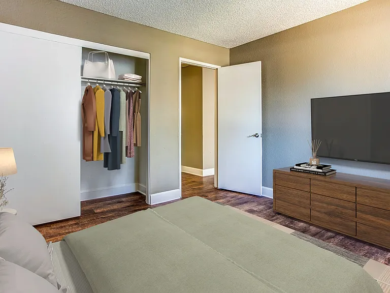 Las Brisas Apartments — Photo 15