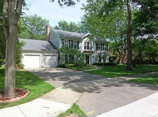 595 Bent Creek Rdg, Deerfield, IL 60015